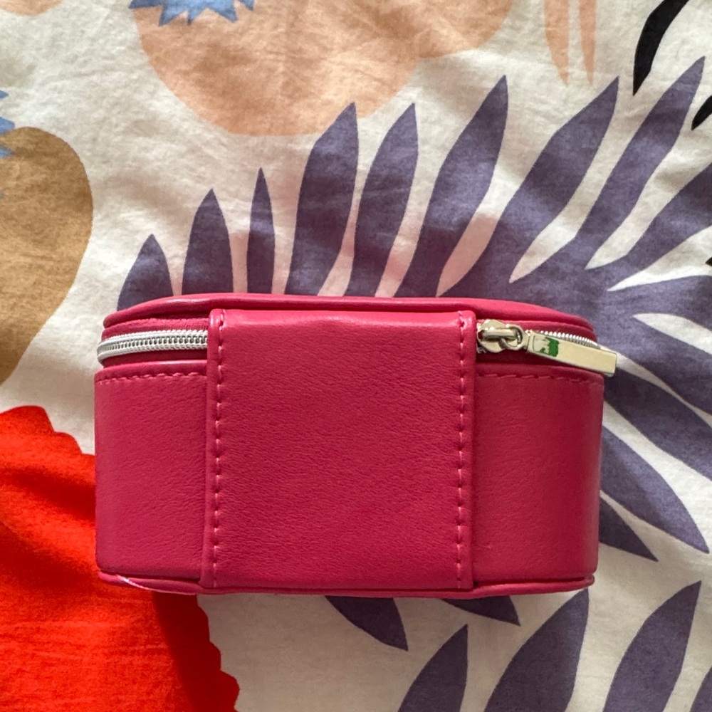 Louenhide Pink Jewelry Case - Picture 4 of 9